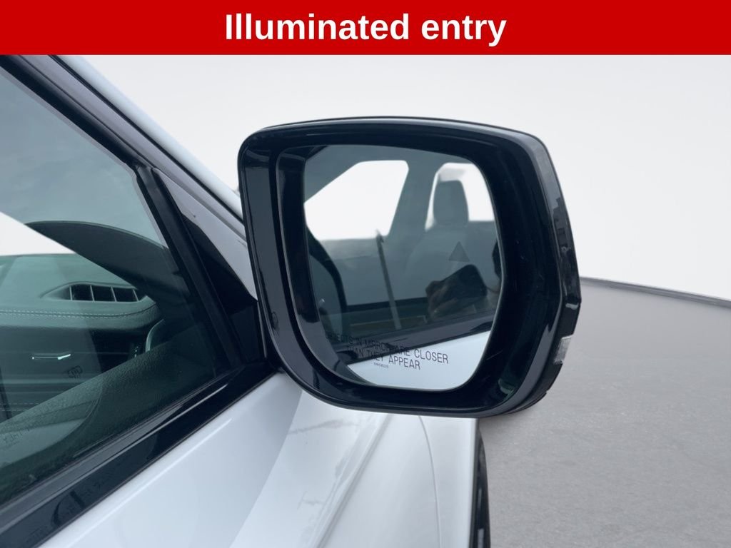 New 2026 Bright White Clear-Coat Exterior Paint Jeep Latitude Altitude image 16