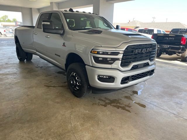 New 2026 Silver-Zynith Exterior Paint RAM Laramie image 5