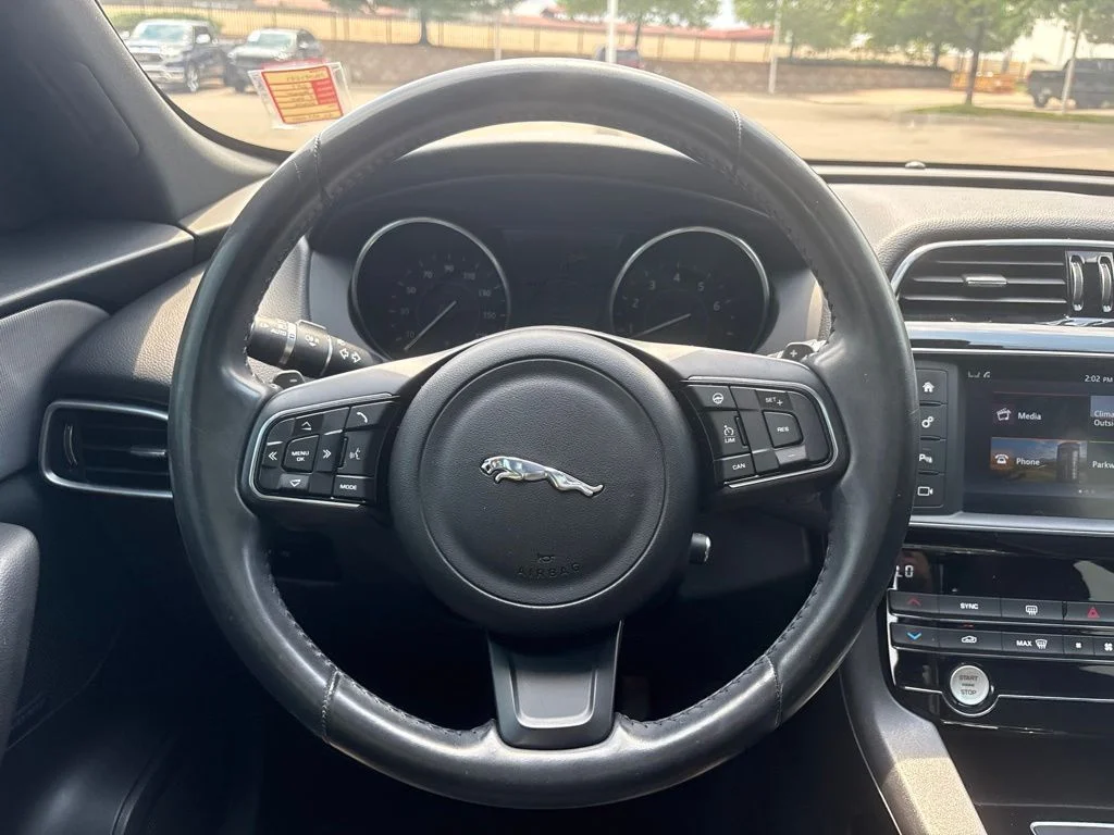 Used 2017  Jaguar 35t Prestige image 14