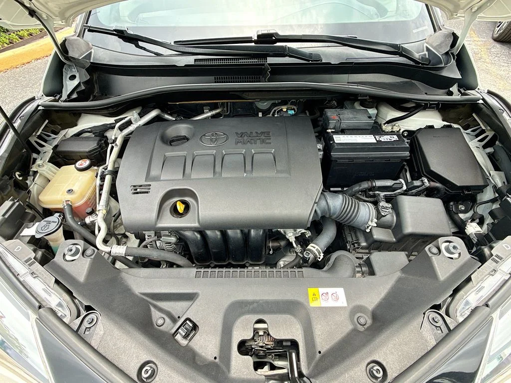Used 2021 White Toyota XLE image 28