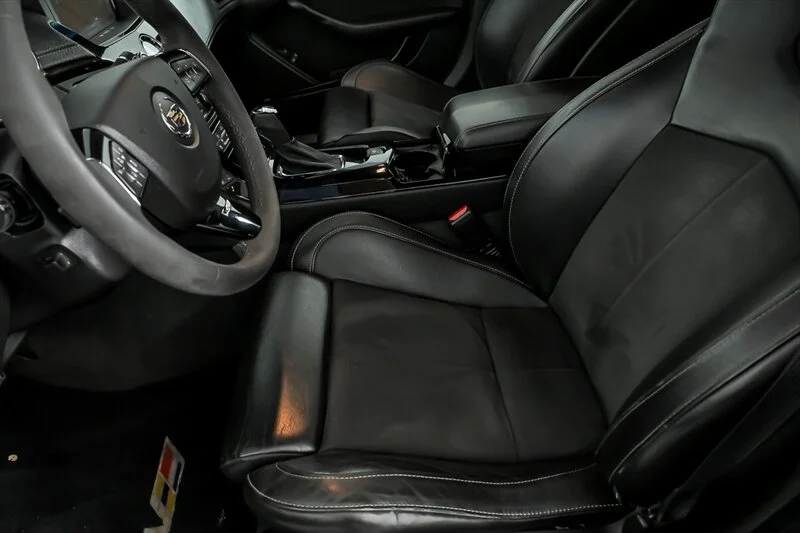 Used 2013 Black Diamond Tricoat Cadillac  image 18