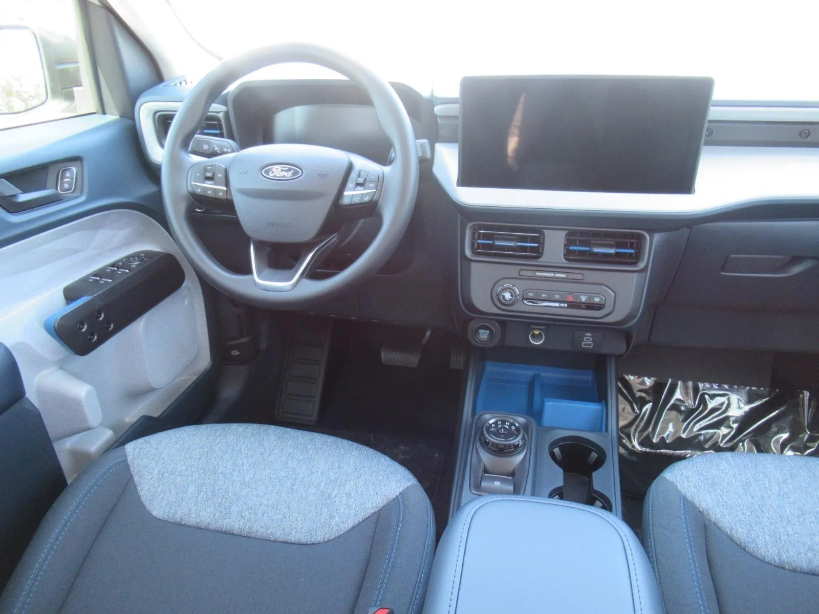 New 2026 Oxford White Ford XLT image 15
