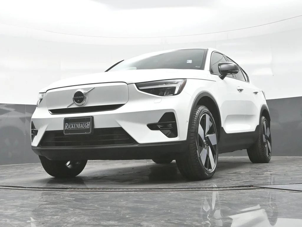 Certified Used 2023 Crystal White Volvo Plus image 23