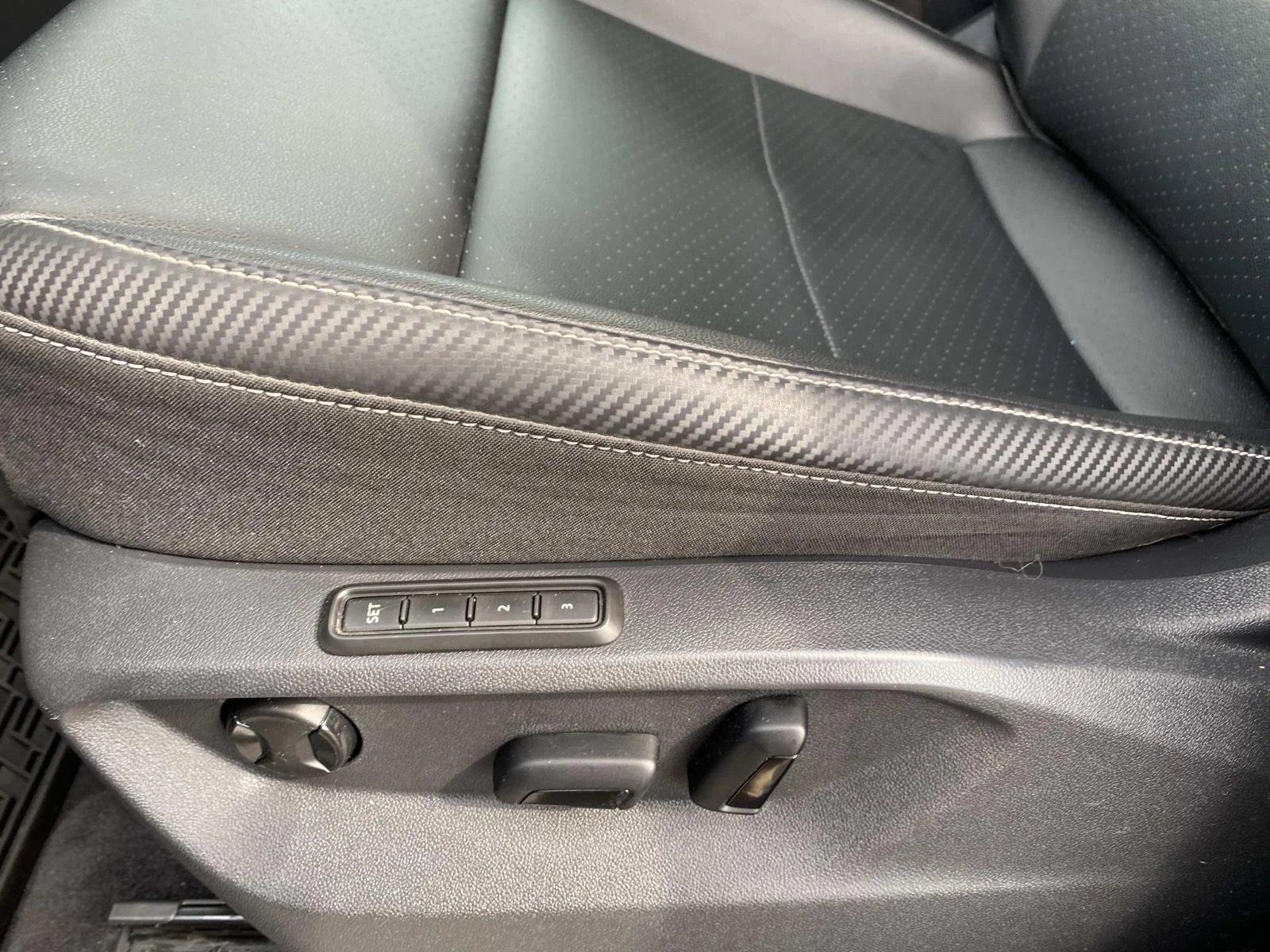 Certified Used 2022 Pure Gray Volkswagen 3.6L V6 SEL 4MOTION image 22