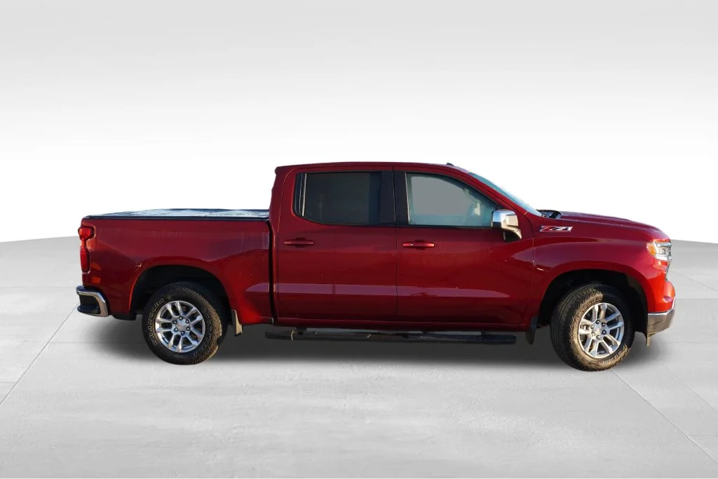 Used 2022 Cherry Red Tintcoat Chevrolet LT image 3