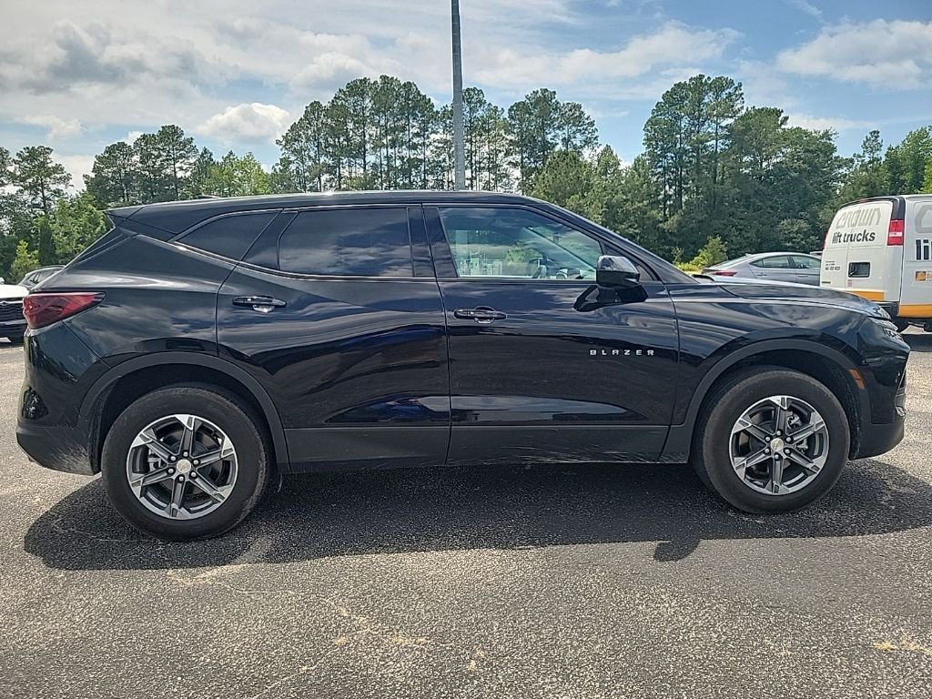 Used 2025 Black Chevrolet LT image 10