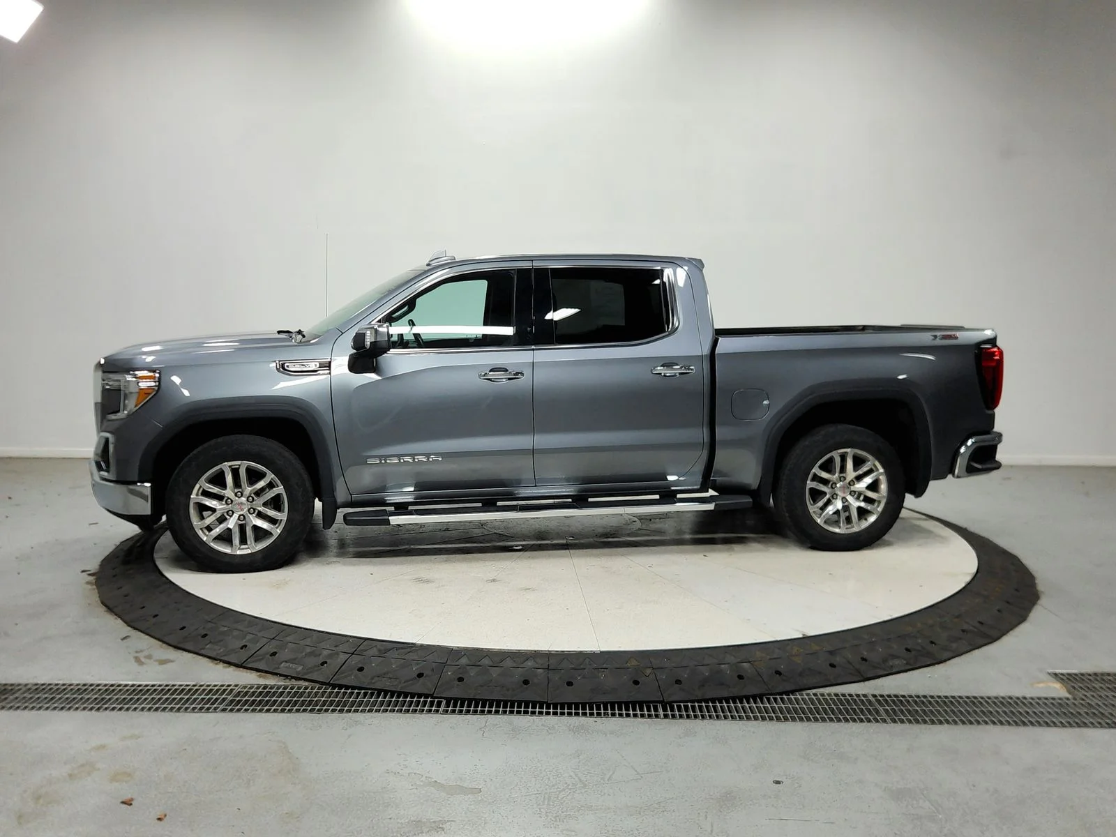 Used 2020 Gray GMC SLT image 5