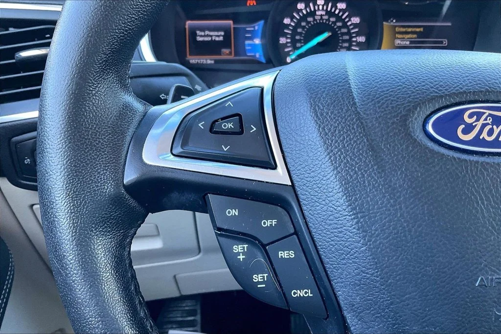 Used 2017 Blue Ford Titanium image 17