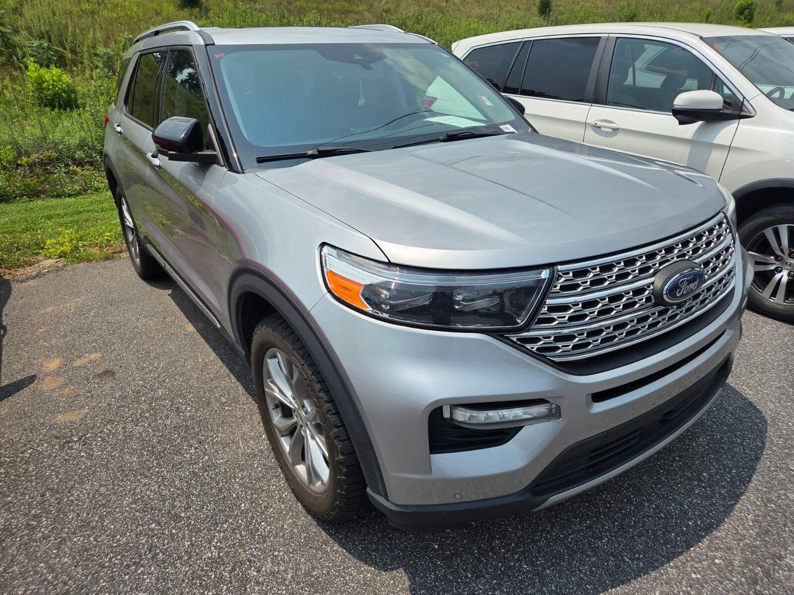 Used 2021 Silver Ford Limited image 3