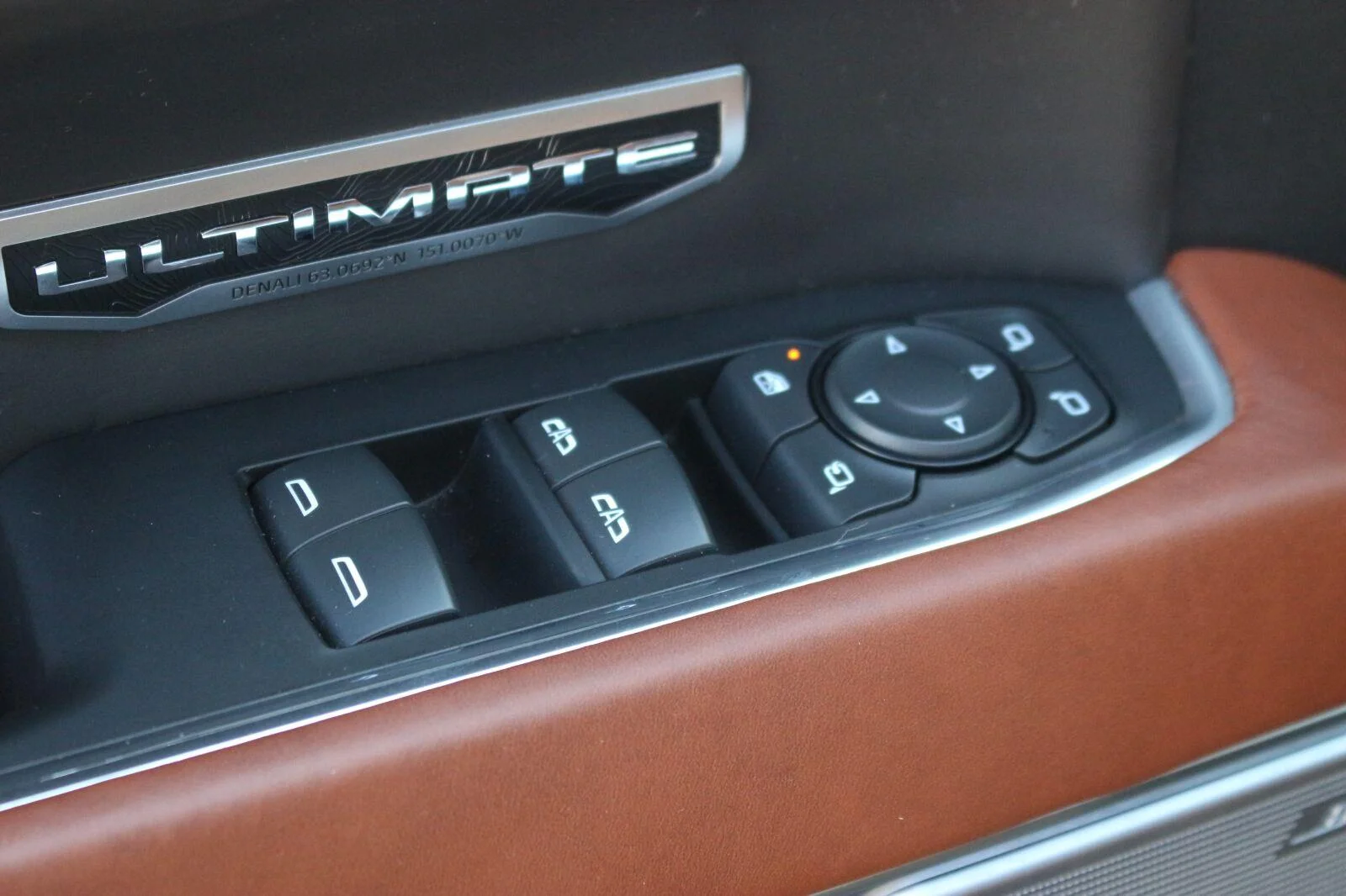 Used 2024 Onyx Black GMC Denali Ultimate image 15