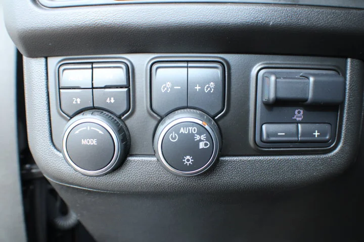 Used 2023 BLACK Chevrolet High Country image 7