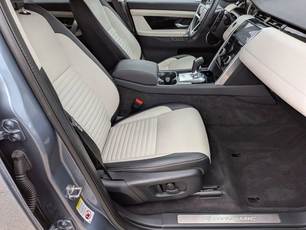 Used 2023  Land Rover SE R-Dynamic image 29