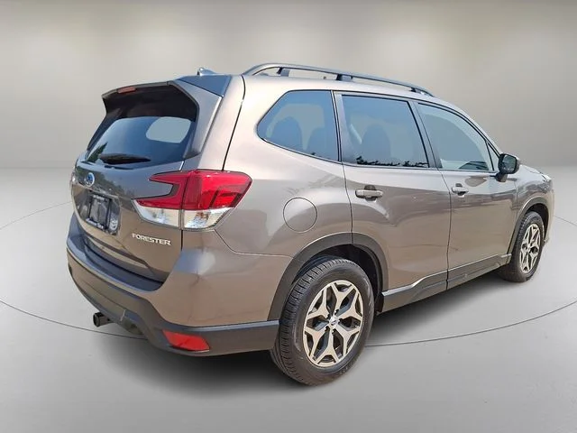 Used 2024 Brown Subaru Premium image 11