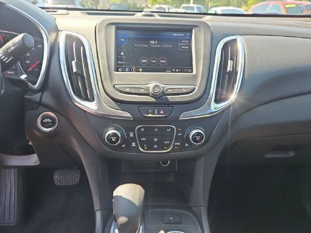 Used 2024 Summit White Chevrolet LT image 18