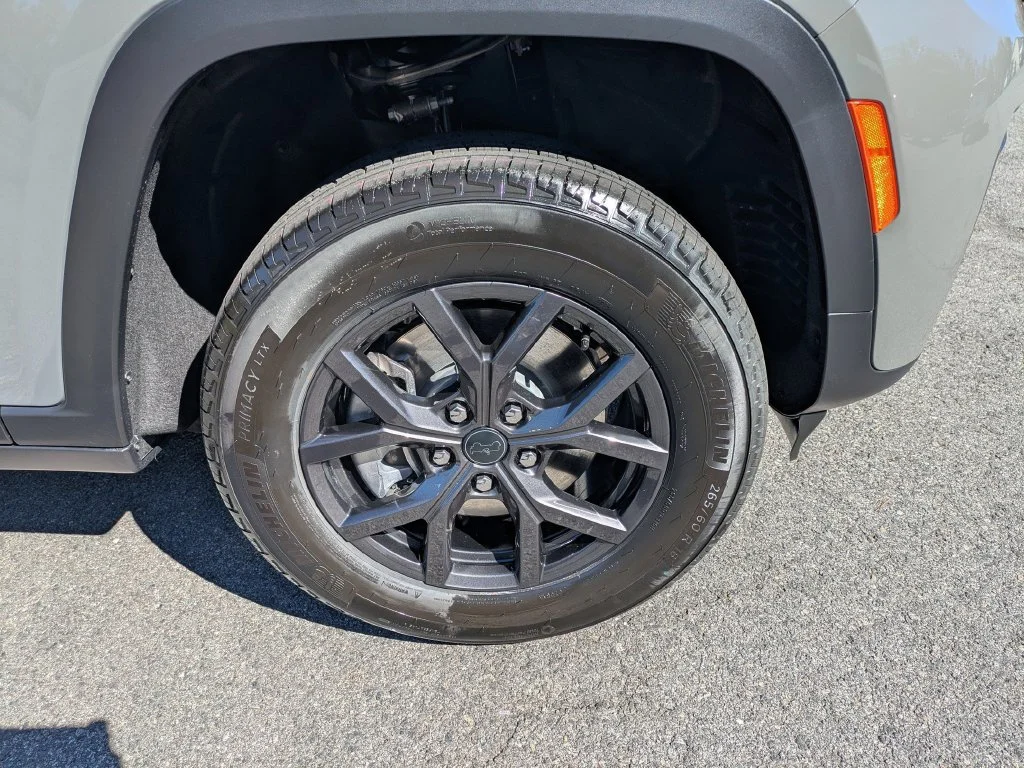 New 2027 Gray Jeep  image 11