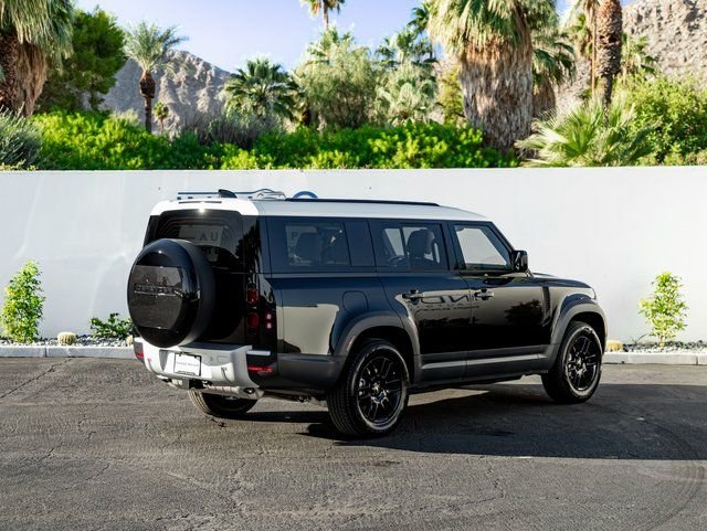New 2025 Santorini Black Land Rover S image 6