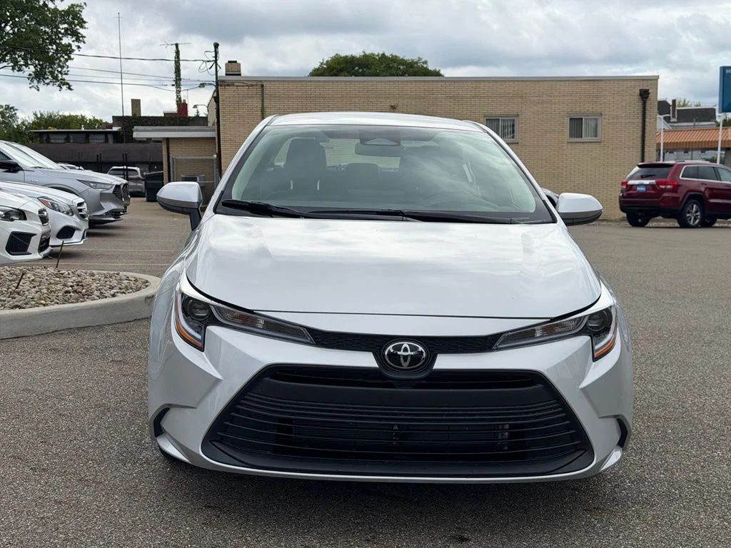 2026 Toyota Corolla LE - Photo 8