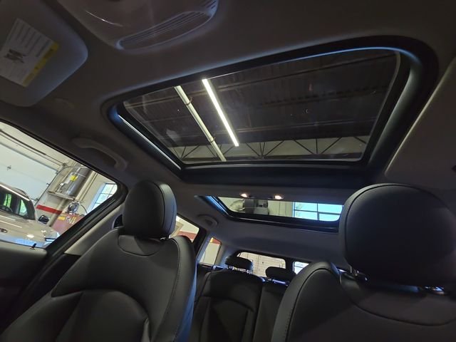 Used 2019 Green MINI Signature image 28
