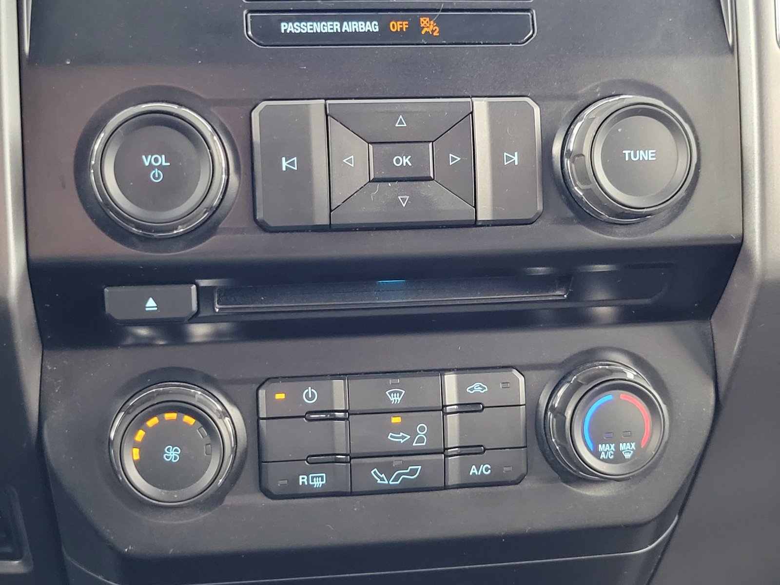 Used 2015 Silver Ford XLT image 22