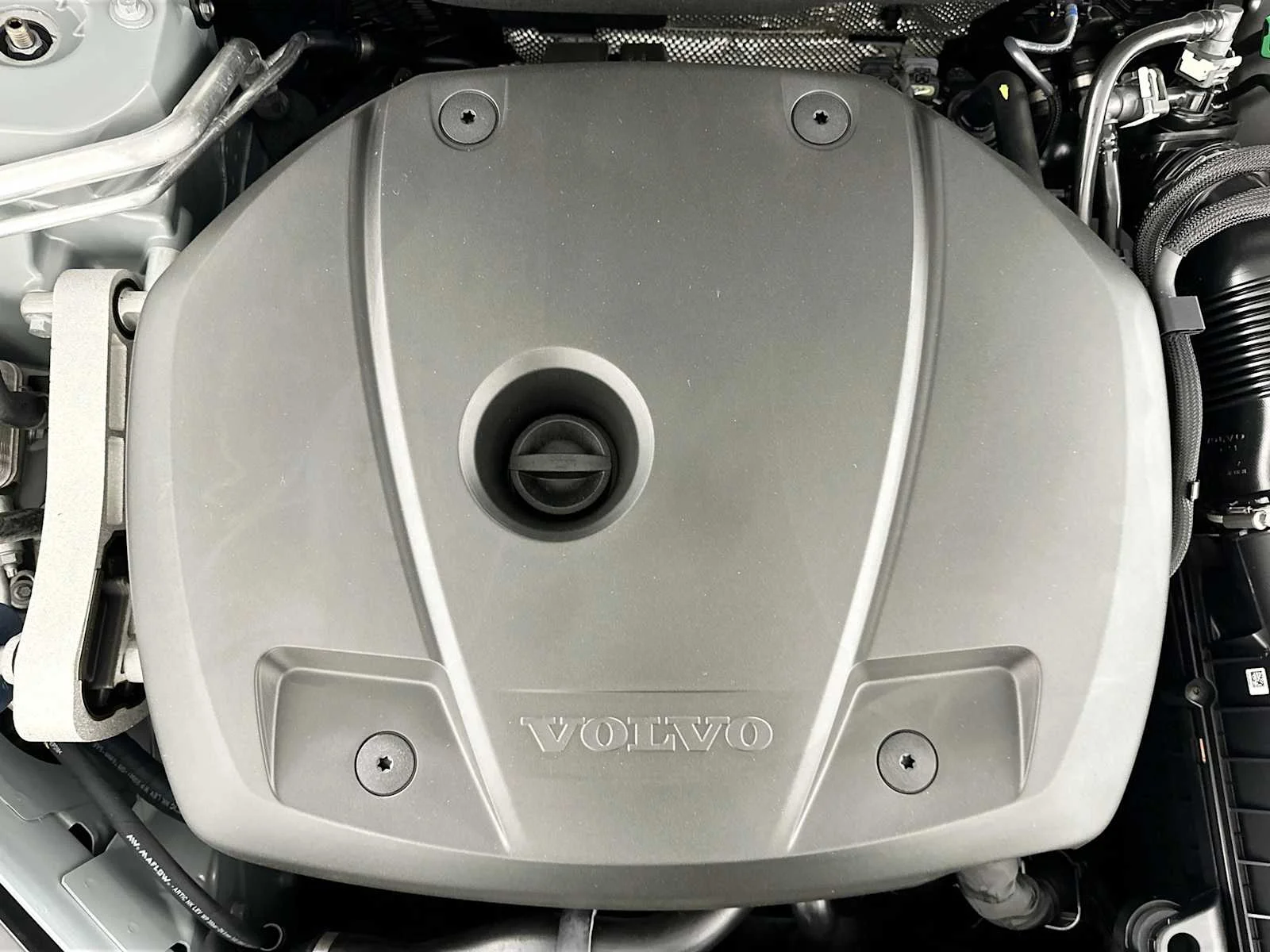 Certified Used 2025 Vapour Grey Volvo Plus image 27