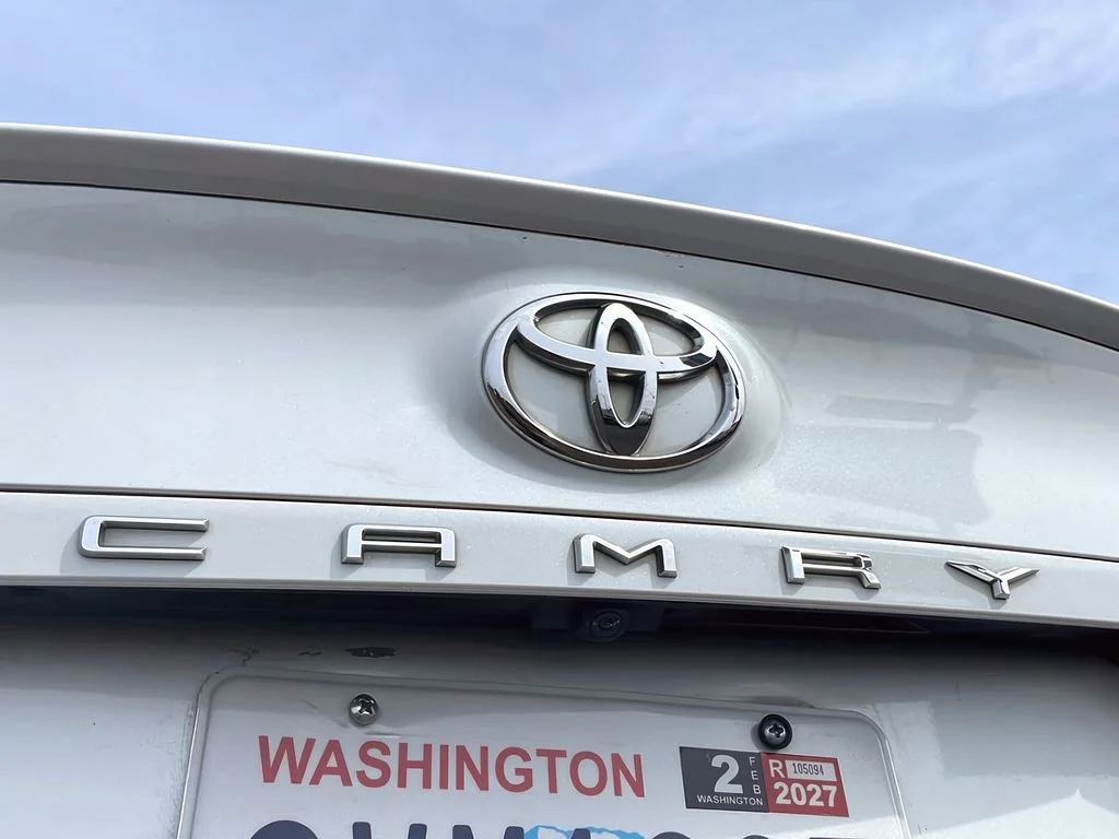Used 2020 Wind Chill Pearl Toyota XSE image 27