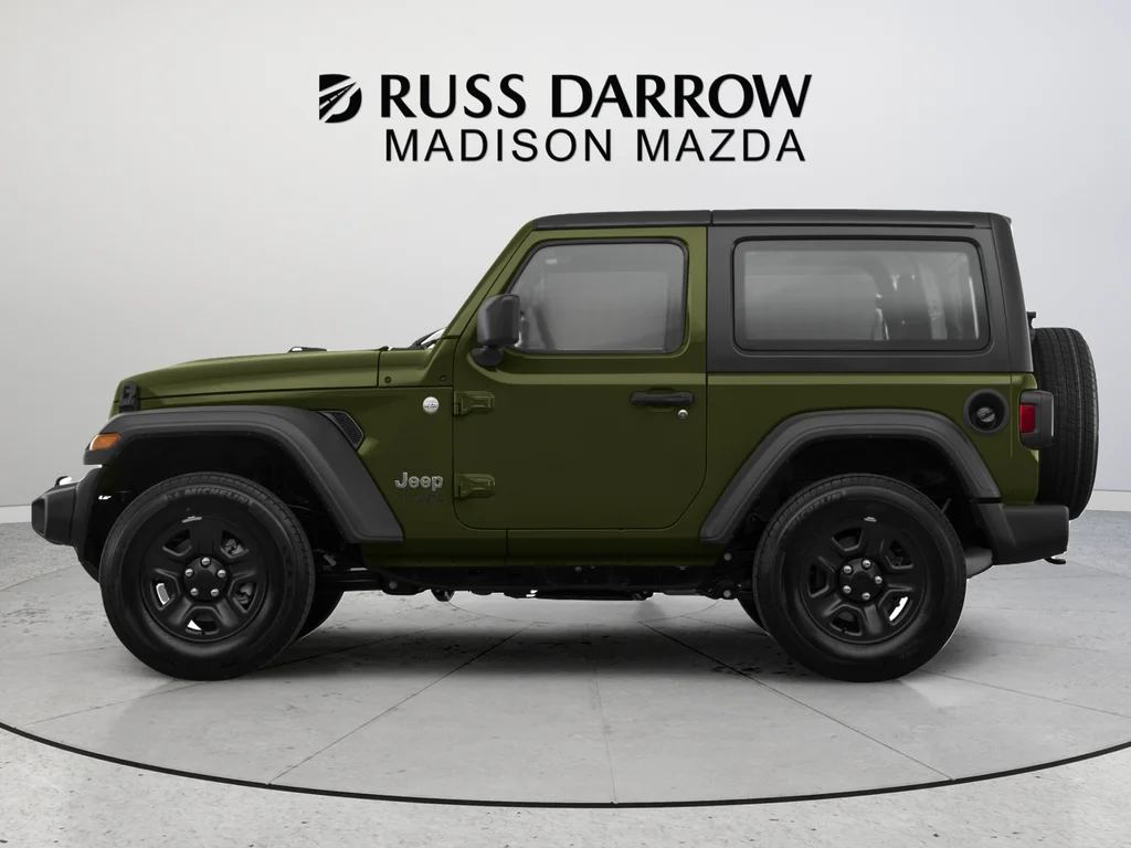 Used 2021 Green Jeep Sport S image 2
