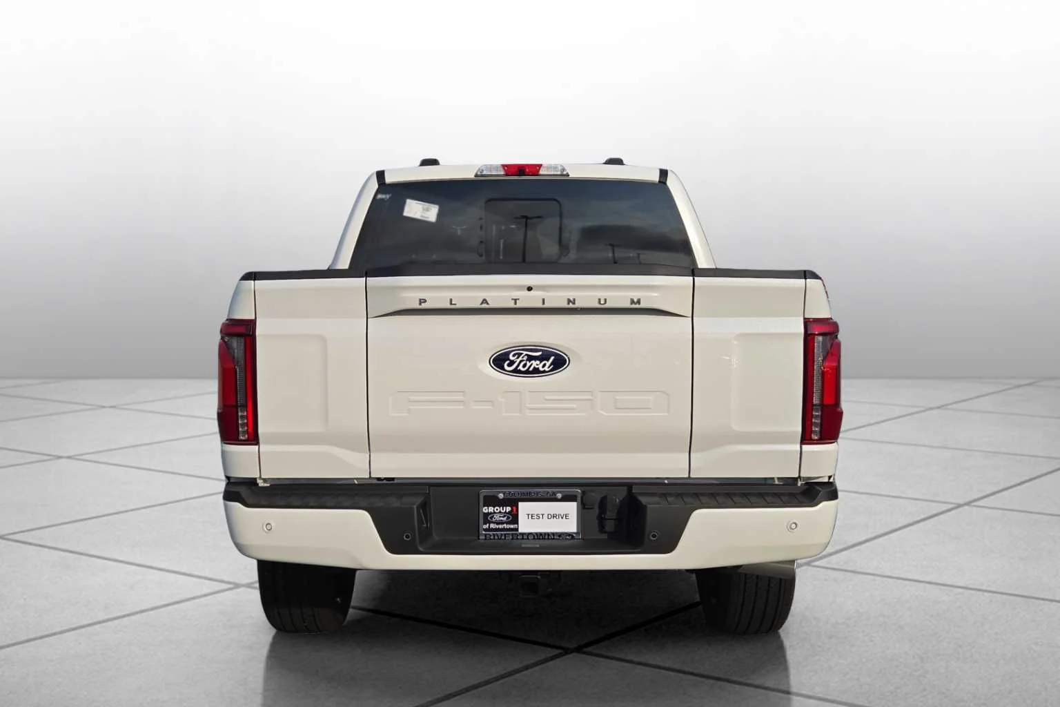 New 2026 Star White Metallic Tri-Coat Ford Platinum® image 4