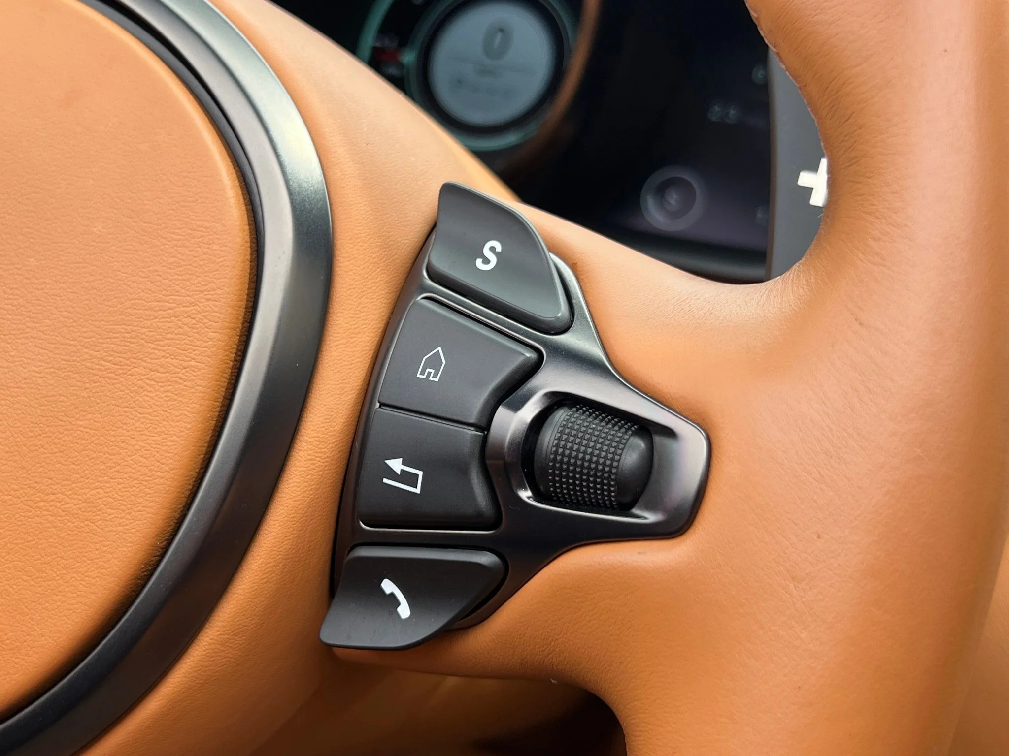 Used 2023 Green Aston Martin  image 23
