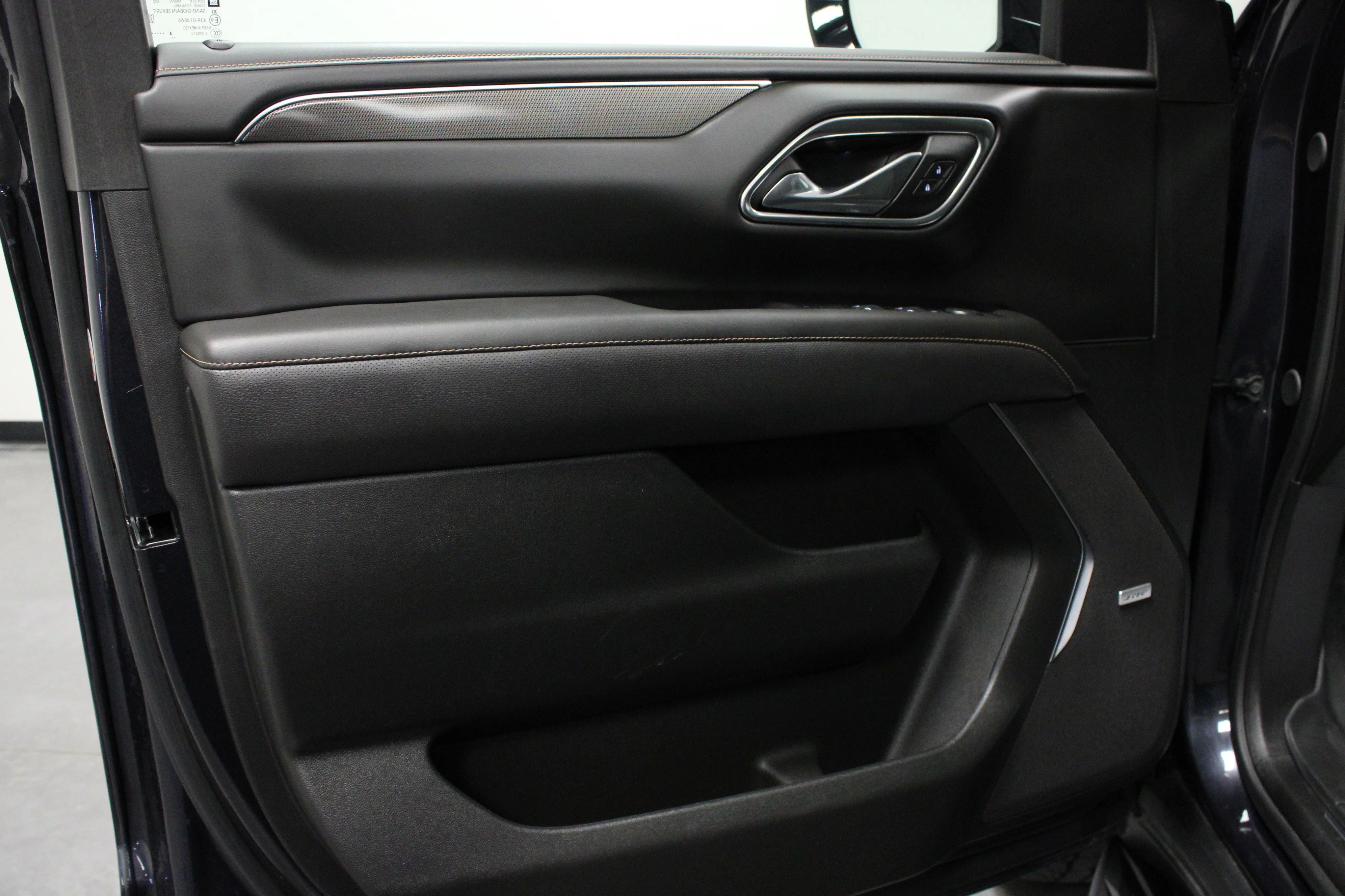 Used 2024 Titanium Rush Metallic GMC AT4 image 11