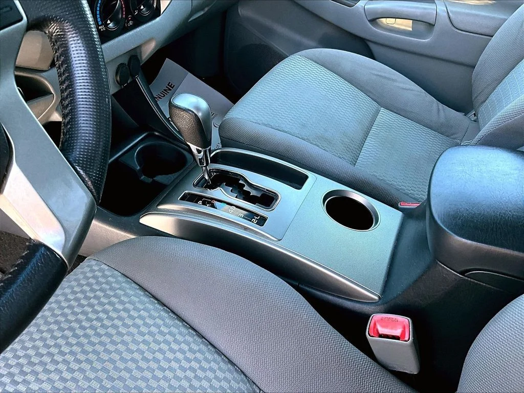 Used 2013 Red Toyota Base image 18