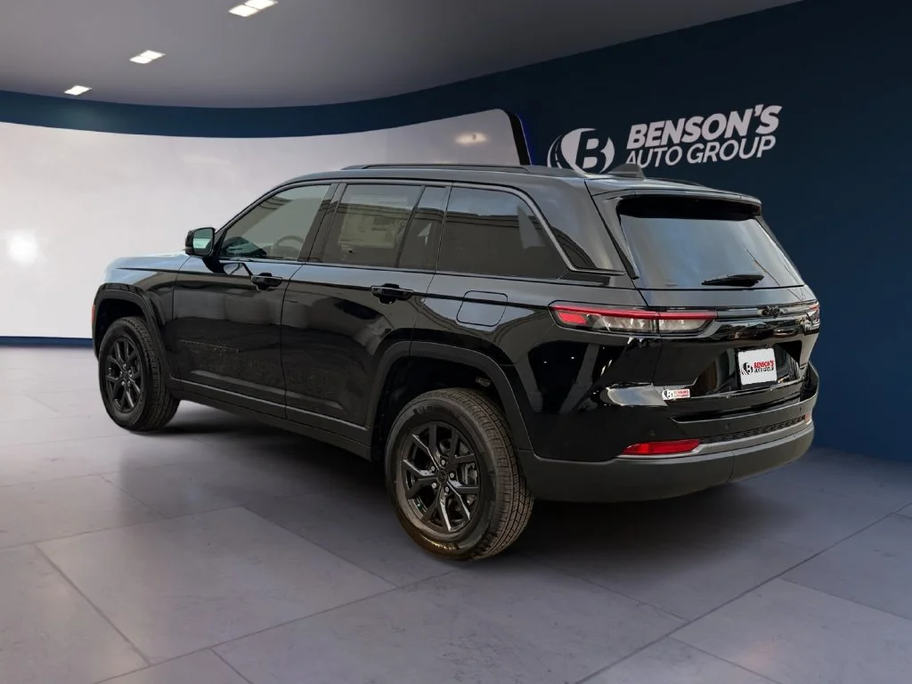New 2027 Black Jeep Laredo Altitude image 3