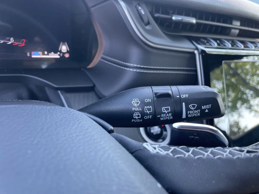 Used 2024 White Jeep Altitude image 23
