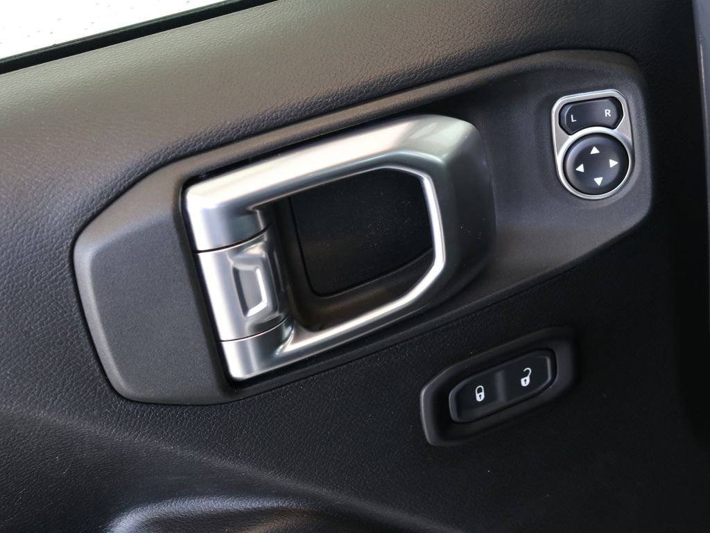 Used 2021 Gray Jeep Rubicon image 22