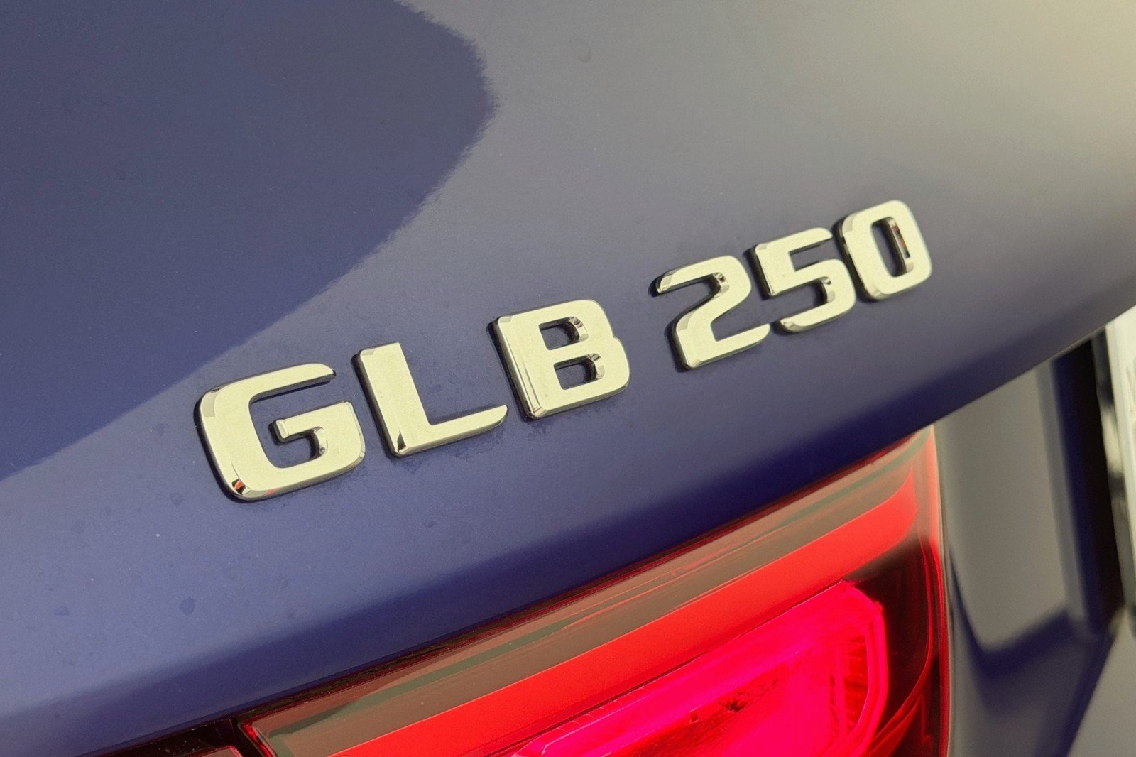 Used 2020 Galaxy Blue Metallic Mercedes-Benz 250 image 9
