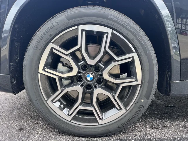 New 2025 Black Sapphire Metallic BMW xDrive28i image 8