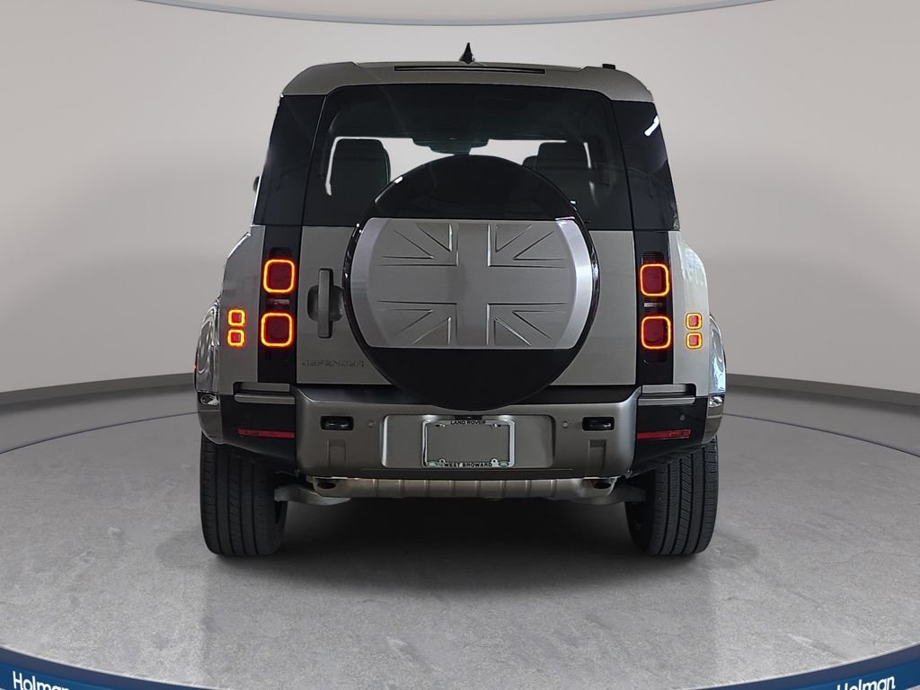 Used 2025 Silver Land Rover X-Dynamic SE image 8