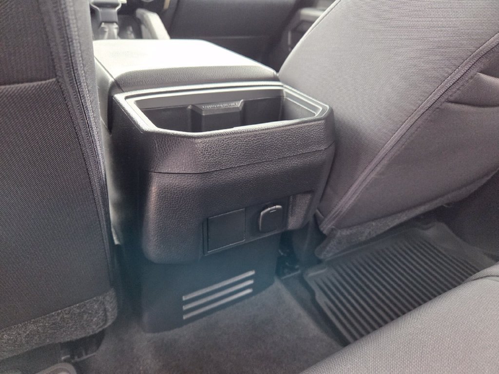 2025 Toyota Tacoma SR5 - Photo 9