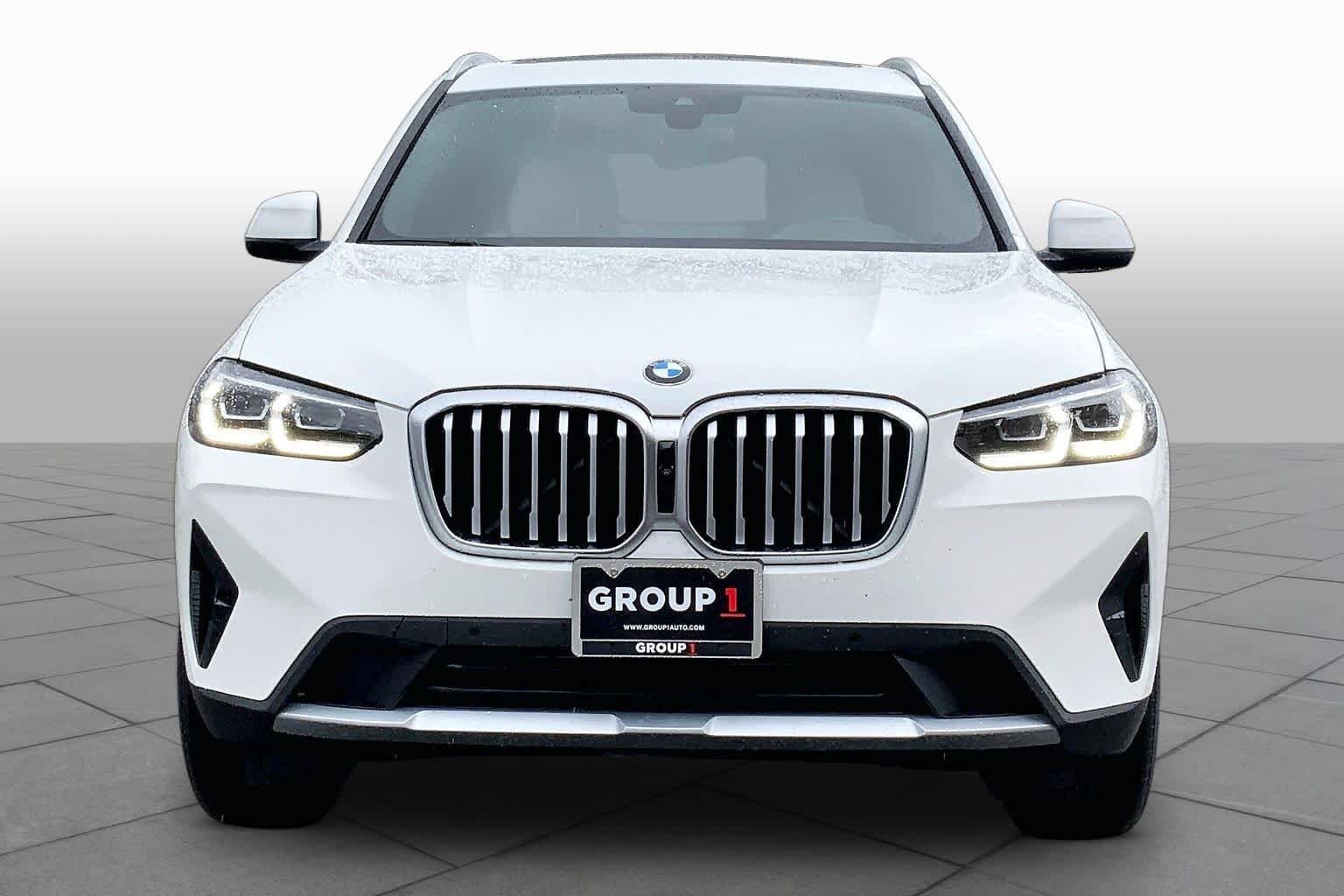 Used 2023 Alpine White BMW sDrive30i image 4