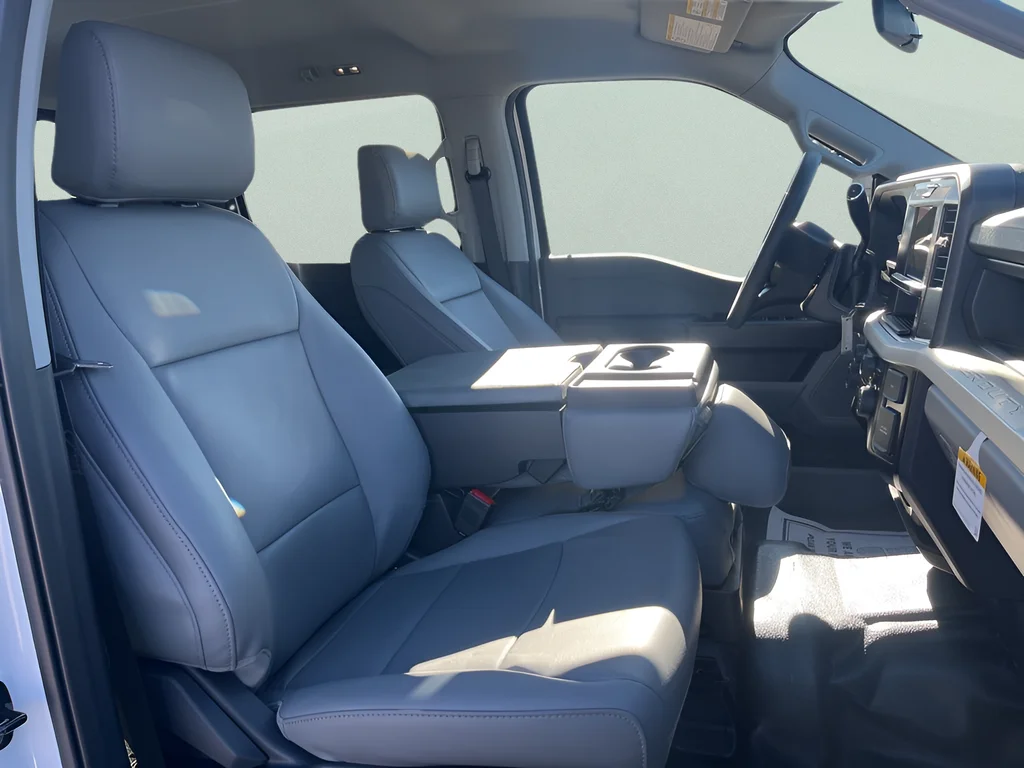 New 2026 Oxford White Ford F-350® XL image 15