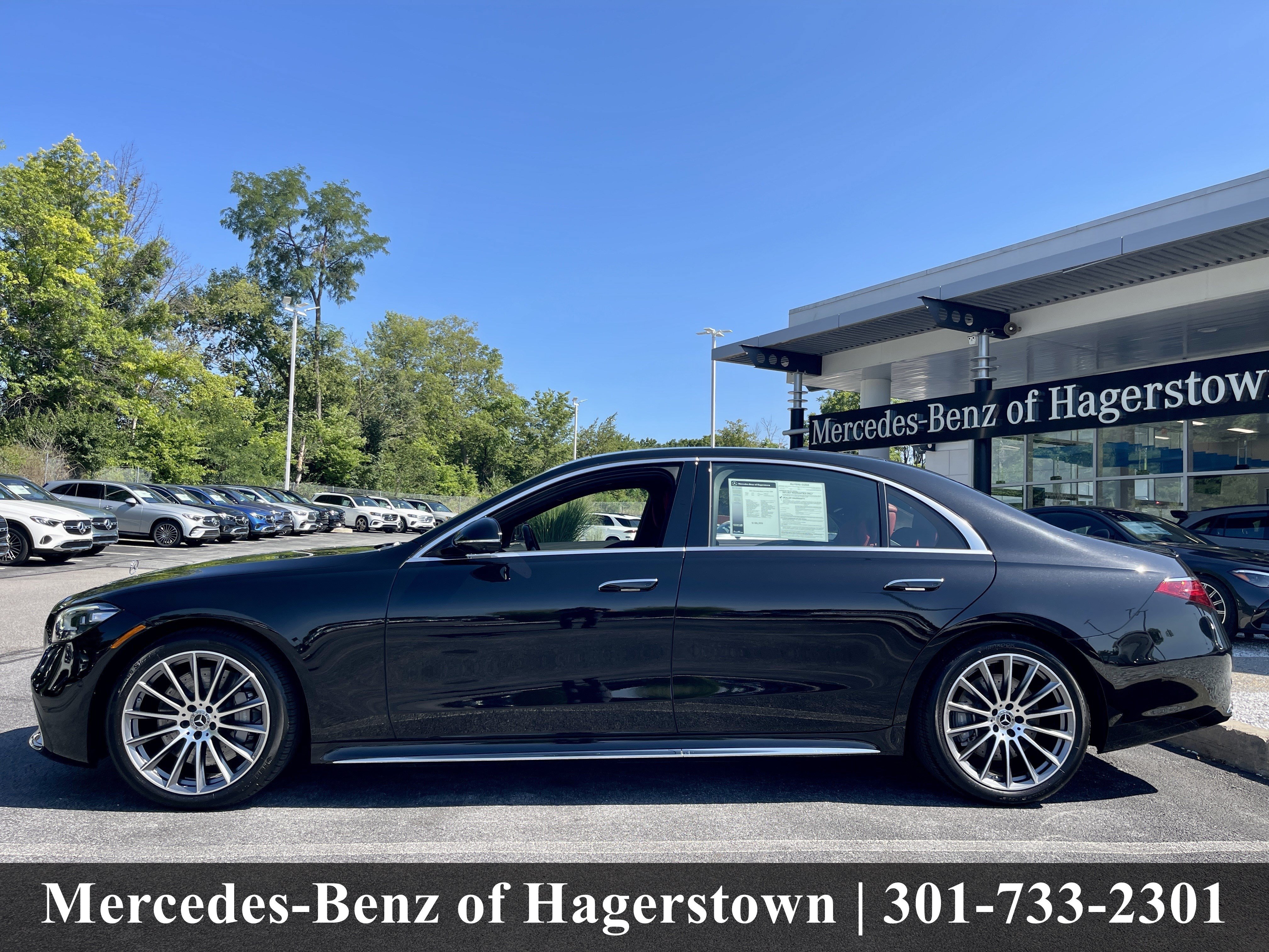 Certified Used 2025 Obsidian Black Metallic Mercedes-Benz S 580 4MATIC® Sedan image 4