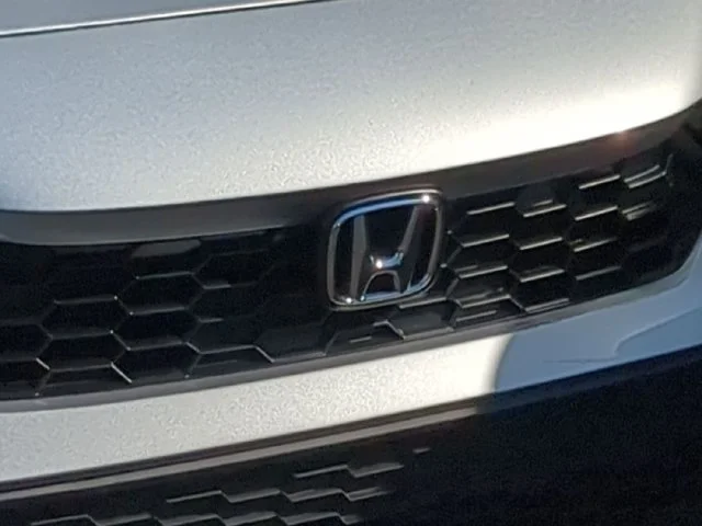 Used 2026 Solar Silver Metallic Honda LX image 5