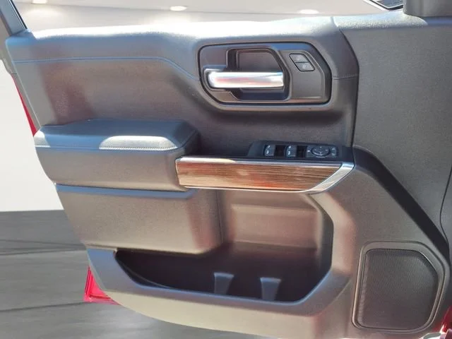 Used 2019 CAJUN RED TINTCOAT Chevrolet LT image 13