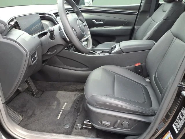 Used 2024 Black Hyundai NIGHT image 19