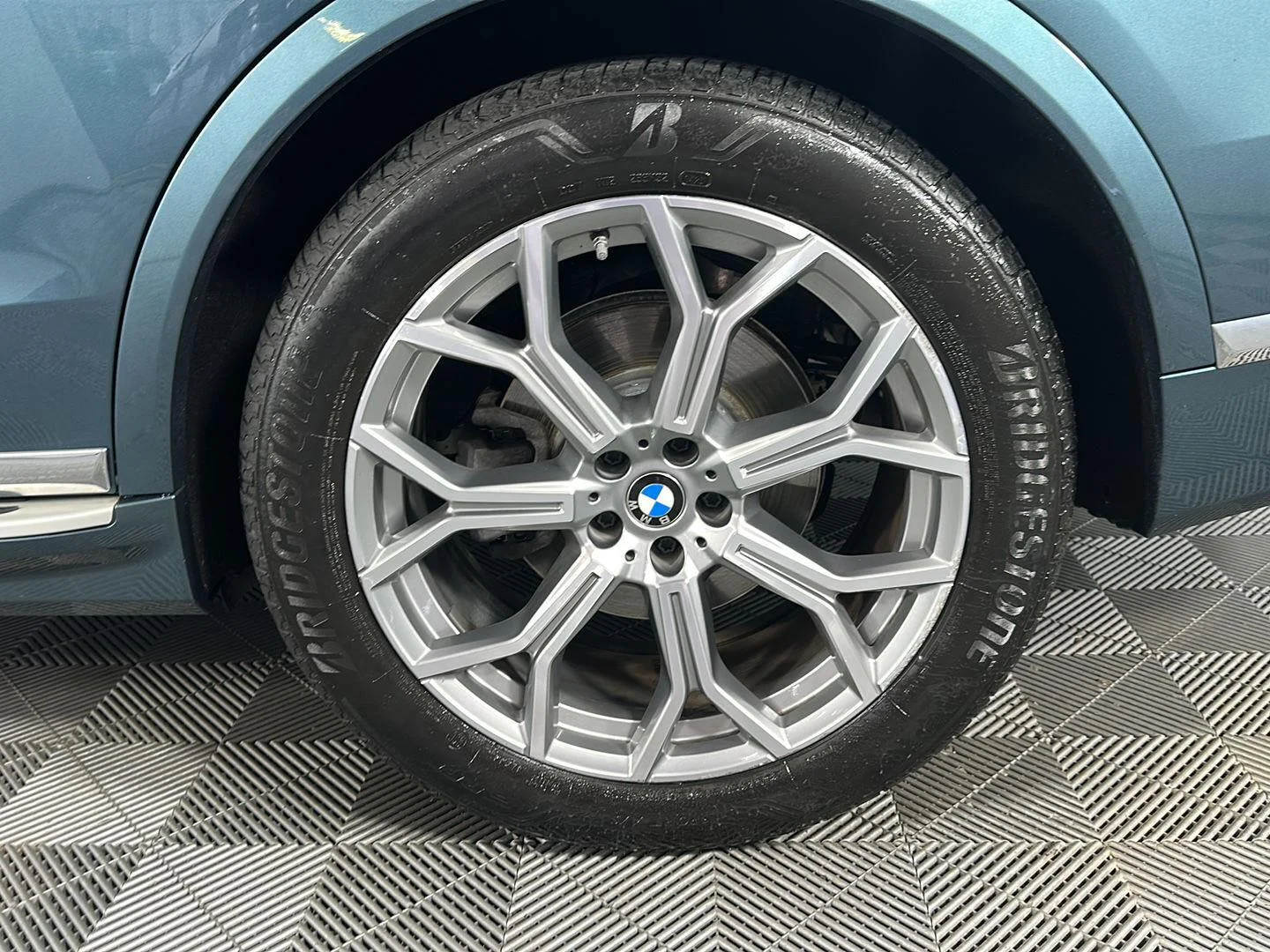 Used 2024 Blue Ridge Mountain Metallic BMW xDrive40i image 8