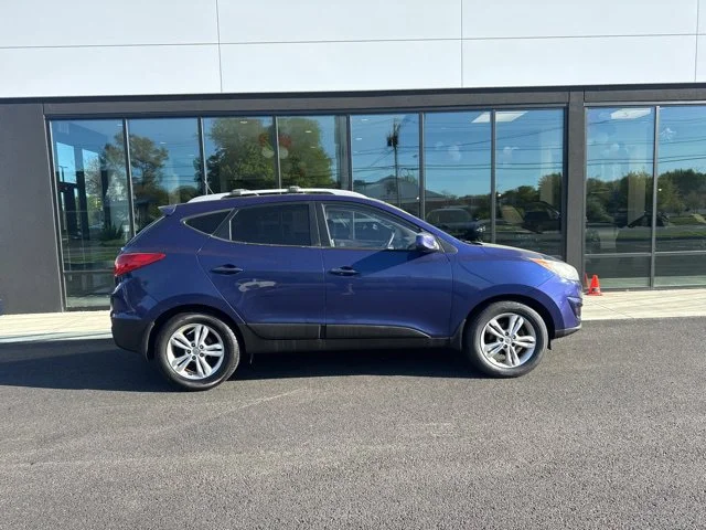 Used 2011 Blue Hyundai GLS image 2