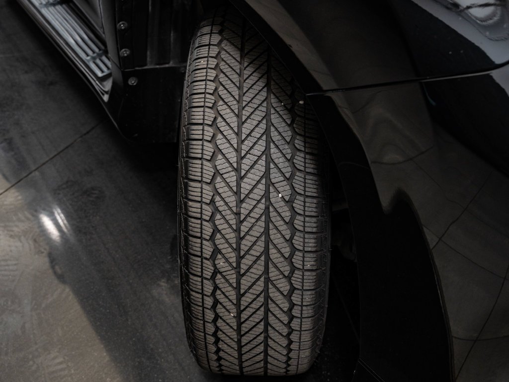 Used 2021 Black Lexus 460 image 50