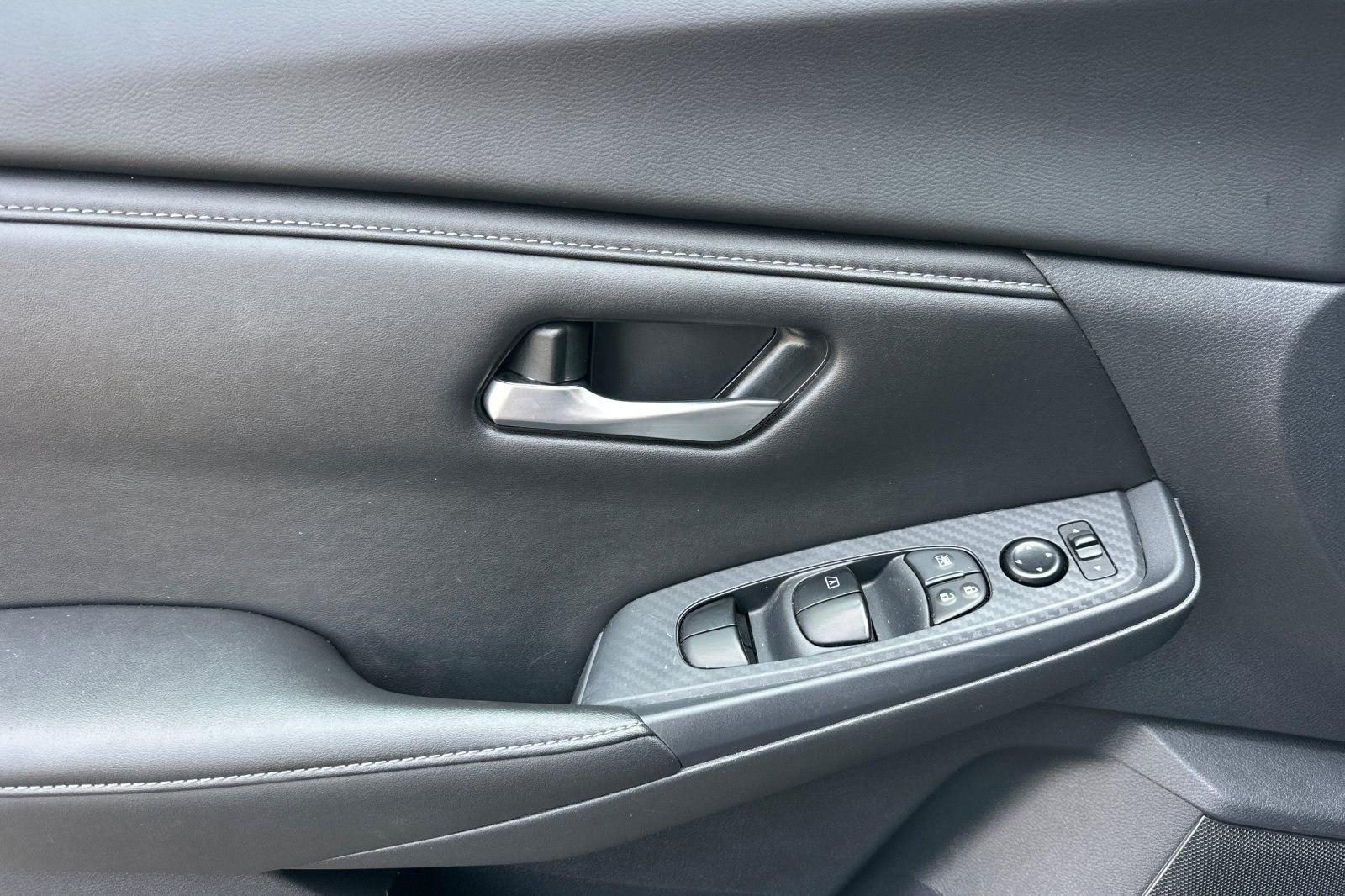 2025 Nissan Sentra SV - Photo 11