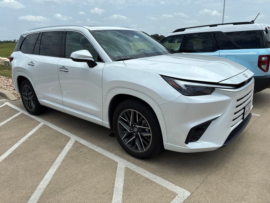 Used 2025 Beige Lexus 350 Premium image 1