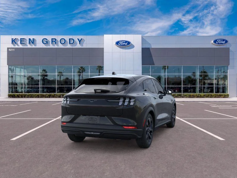 New 2026 Shadow Black Ford Select image 8