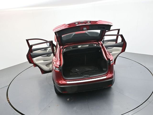 Used 2020 Scarlet Nissan SV image 47